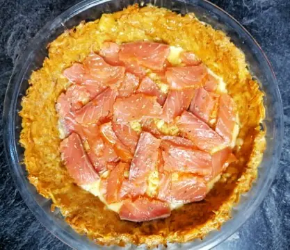 Tartă de somon cu blat de cartofi
